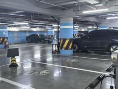 -白玉兰广场停车场