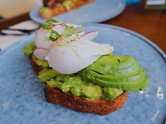 牛油果温泉蛋吐司-O'mills Sourdough Bakery&Bistro(永嘉路店)