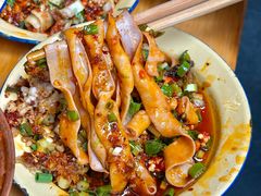 -拈签一笑黄牛肉辣卤串串