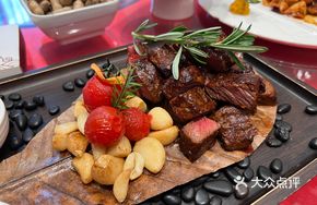 Sizzling Angus Steak Cubes