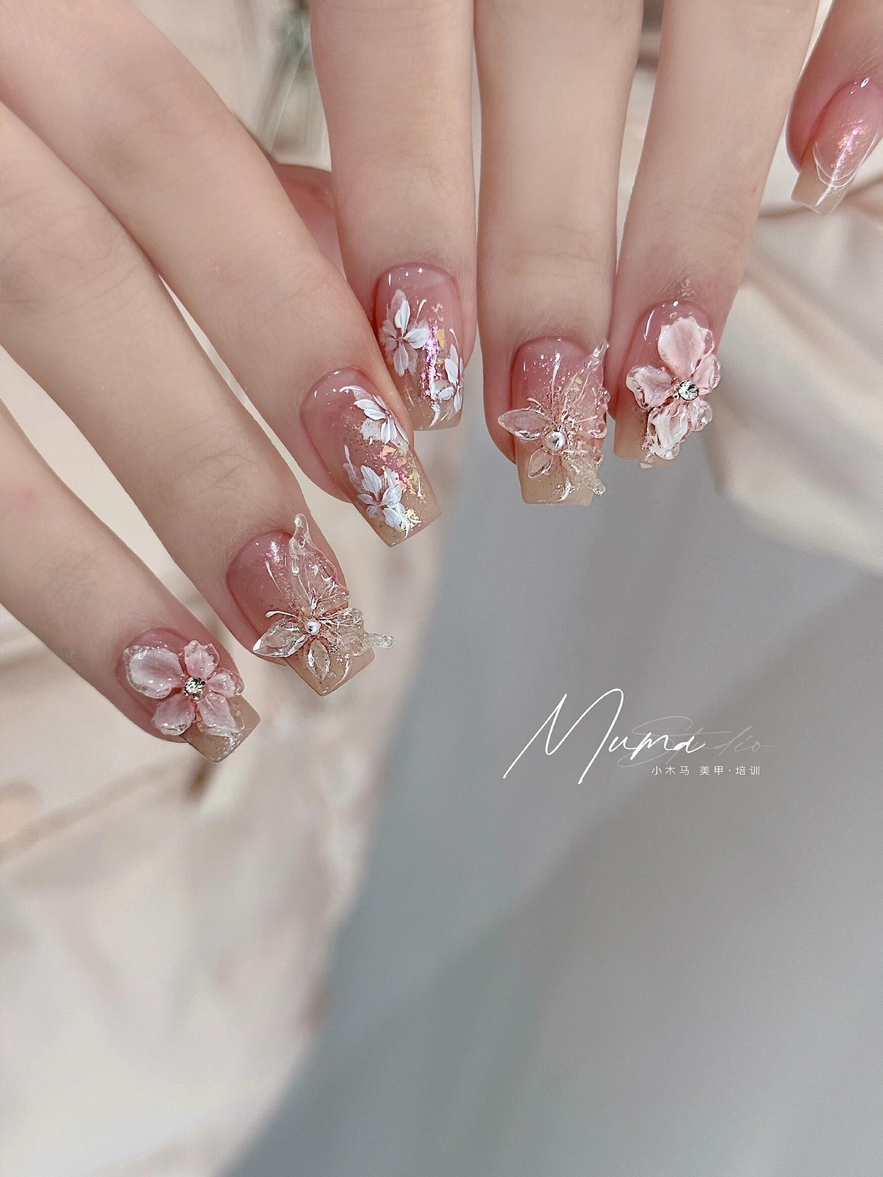冰花花卉蝴蝶美甲