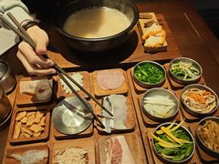 -银米·云南传统过桥米线(双廊黑金冠店)