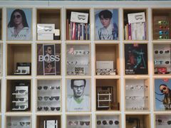 -英伦眼镜蔡司依视路折扣店(通州万达店)