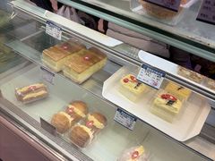-白玉兰食品甜凤店(合生汇店)