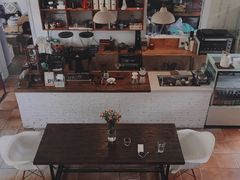 露天位-彳亍咖啡·这里(水湾路店)