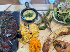 -Mark&Mars Restaurant