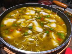 -有红鸡毛店·川菜(建设路店)