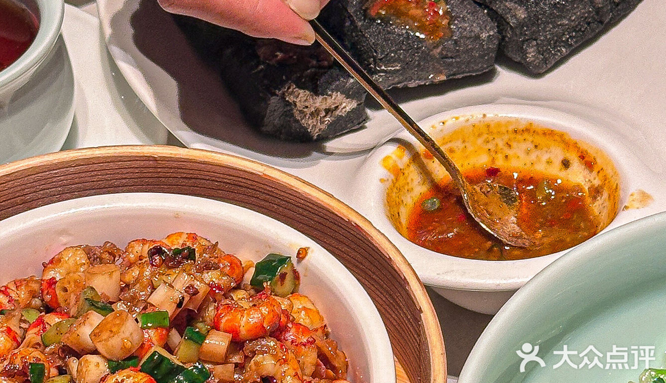 请朋友来珠江新城干饭！谁懂人均100r给我装到了