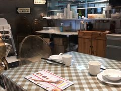 大堂-新大咀港式茶餐厅(宝山万达店)