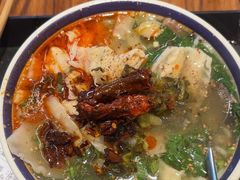 -云阿蛮云南生烫牛肉米线(奉贤路店)