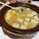 螃蟹满黄，年糕软儒、蟹味包裹着年糕