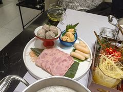-红鼎豆捞·非遗鲍皇汤火锅(宝丰路店)