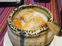 -香巴拉云南餐厅(华莱坞店)