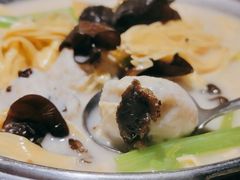 浓汤腐竹鱼丸-龙记烧腊茶餐厅(常德路店)