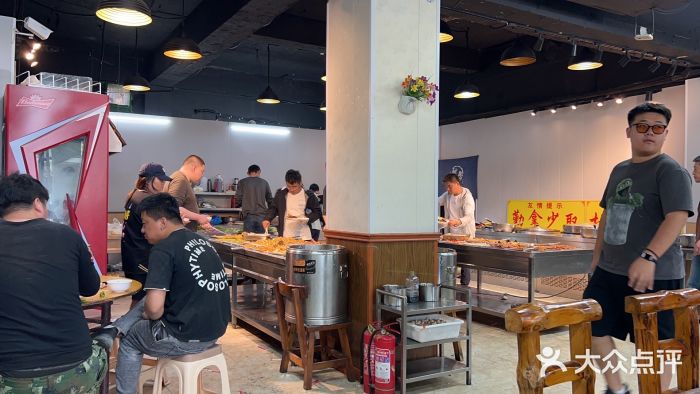 食里香自助快餐(香槟小镇店)图片