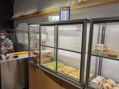 面包甜点陈列柜-喜茶(广州北京路惠福东店)