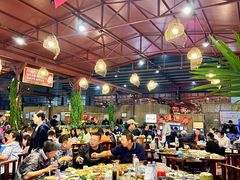 -三亚火车头万人海鲜广场