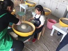 -田园东方蜜桃村的田野营地