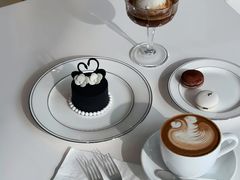 -罗红摄影艺术馆