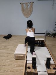 -伽尔瑜伽普拉提工作室