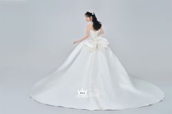 点击看大图 -艾拉·女王婚纱礼服馆