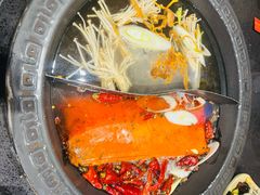 -宽板凳老灶火锅(台湾街店)