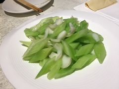 西芹百合-天外天烤鸭店(八角店)