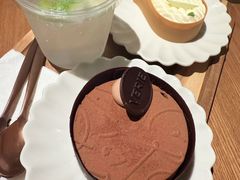 -VERIE BAKEHOUSE