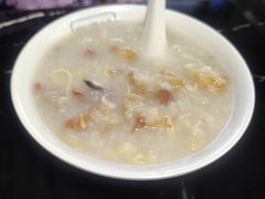 荔湾艇仔粥-伍湛记 · 广州老字号(龙津中路店)