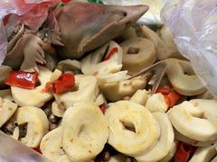 -梁老三麻辣鸡头总店