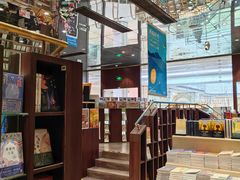 -钟书阁(群光广场店)