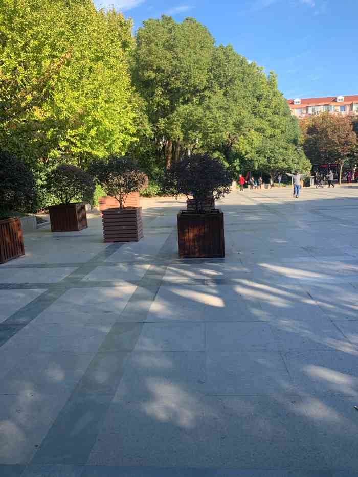 泗塘篮球公园-"在这地区这个公园很旺的,有打篮球的缘故吧.