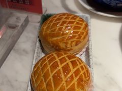 酥皮水牛奶菠萝包-陶陶居酒家(新天地店)