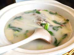 泉水鱼头-泉畔人家·老济南经典鲁菜(大明湖店)