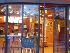 门面-御华麟·港奶·港包·港咖(解放路第二市场店)