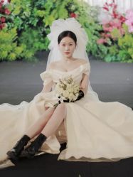 -Lady  Jane高端婚纱礼服馆