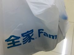 -全家便利店(莲花池东路店)