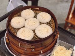 陈士荣蟹黄汤包-鸿运酒楼