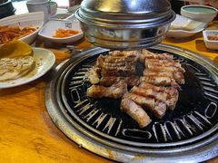 -唯成•韩国炭火烤肉 유성고기