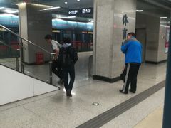 -体育场(地铁站)