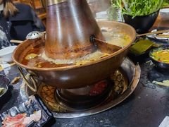 -果松木炭酸菜铜火锅·外婆参鸡汤