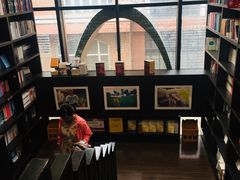 -钟书阁(松江泰晤士小镇店)