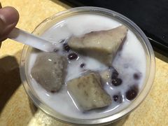 冻红豆薏米香芋加椰奶-百花传统甜品店(原址店)