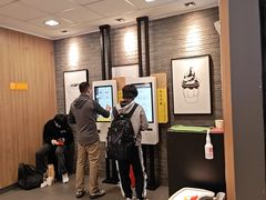 -麦当劳(上海虹桥站30B检票口楼上)