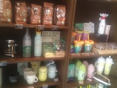展示柜-星巴克臻选(威海威高广场店)