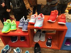 -ABC MART(心斎橋店)