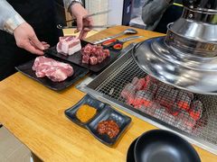 五花肉-肉甲韩国木炭烤肉(新壹街1店)