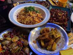 -喝丢一只鞋海鲜烧烤·海肠捞饭(文体街店)