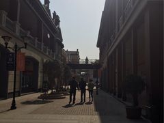 -王府井奥莱临潼小镇(临潼店)
