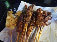 -何师烧烤·香辣蟹·川菜·30年老品牌(太古里旗舰店)
